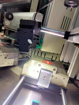 Drukarka ekranowa z butelką CNC pełne serwo kontener Drukarka ekranowa Prędkość druku to 60 sztuk/min