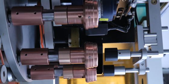 Automatyczna sitodrukarka UV do brwi/strzykawek, 1-kolorowa, 60 szt./min